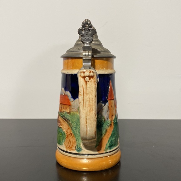 Authentic vintage German beer stein with lid ceramic - Picture 3 of 7